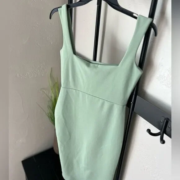 Nasty Gal Square Neck Split Hem Midi Sage Dress Size 4 - Picture 9 of 16